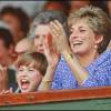 Le prince William avec sa mère la princesse Diana à Wimbledon en juillet 1991