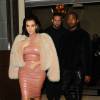 Kim Kardashian et Kanye West quittent leur hôtel pour se rendre à la soirée de Madonna chez Annabel's. Londres, le 26 février 2015