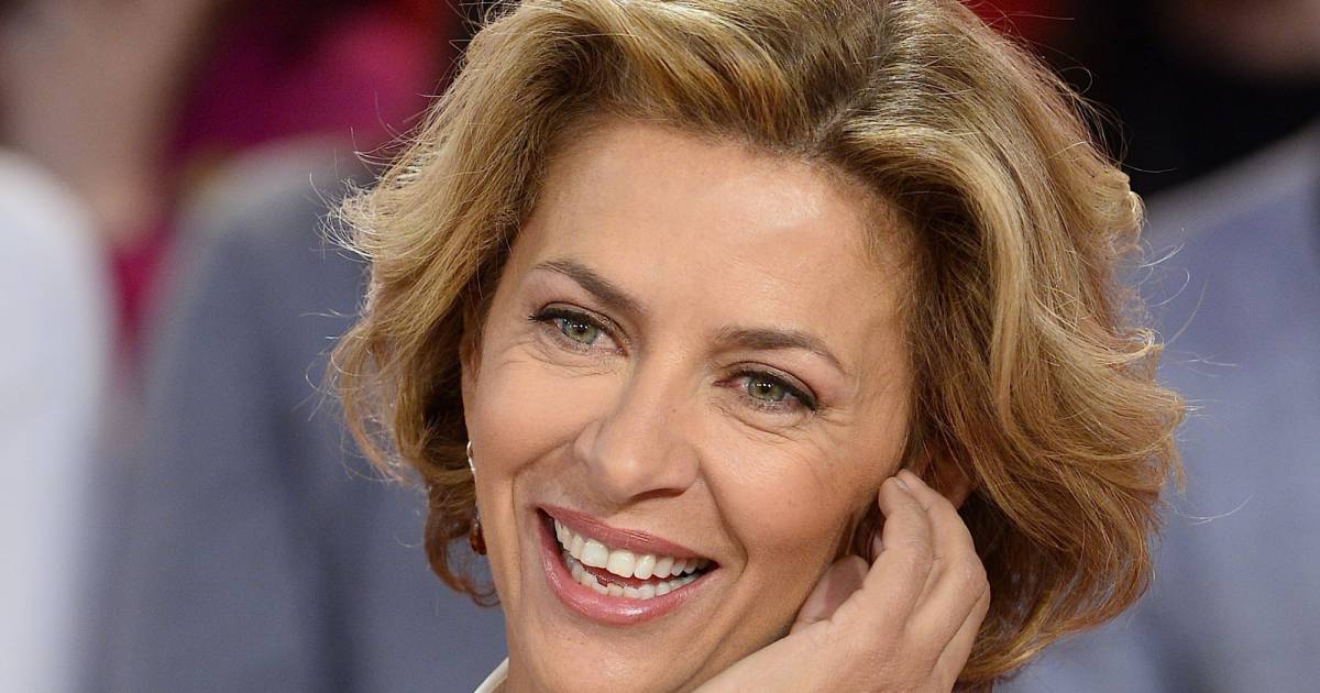 Corinne Touzet - Enregistrement de l'émission Vivement Dimanche à Paris ...