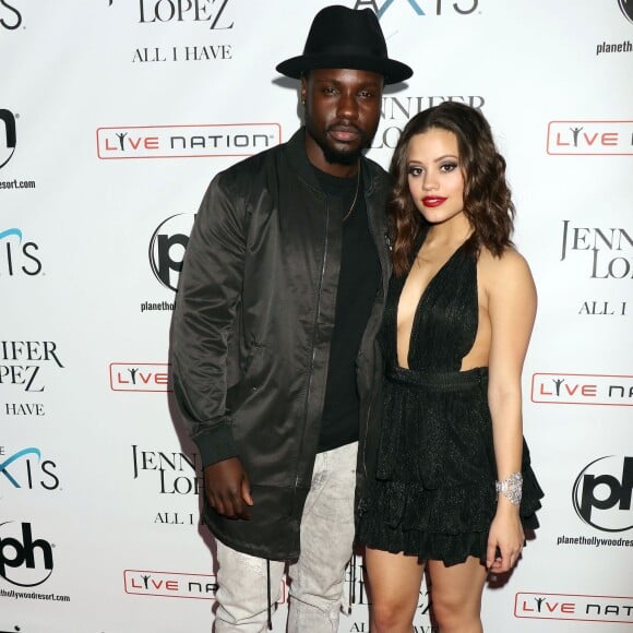 Sarah Jeffery, Dayo Okeniyi - Arrivée des people à la première représentation de "All I Have", le nouveau show de Jennifer Lopez, au Planet Hollywood Resort & Casino à Las Vegas, le 20 janvier 2016.