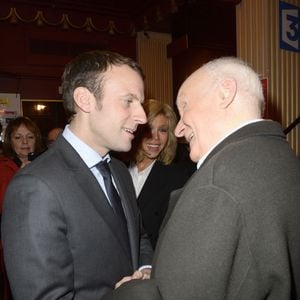 Emmanuel Macron avec sa femme Brigitte Trogneux et Michel Bouquet - Générale de la pièce "À tort et à raison" au Théâtre Hébertot à Paris le 25 janvier 2016. ©Coadic Guirec/Bestimage