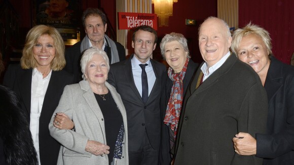 Emmanuel Macron et son épouse Brigitte au théâtre entourés de stars