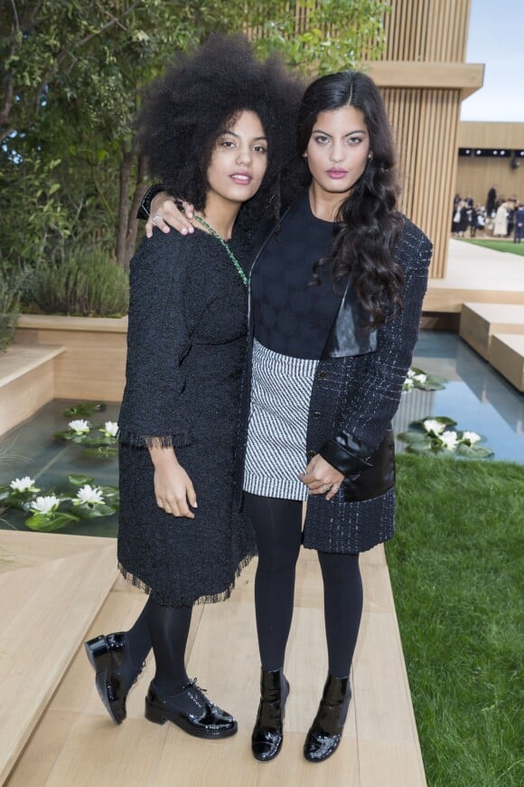 Lisa-Kaindé Diaz and Naomi Diaz - People au défilé de mode Haute-Couture "Chanel", collection printemps-été 2016, à Paris. Le 26 janvier 2016