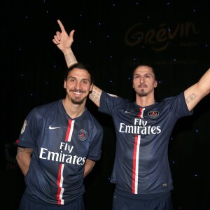 Zlatan Ibrahimovic découvre sa statue de cire au Musée Grévin à Paris, le 9 février 2015