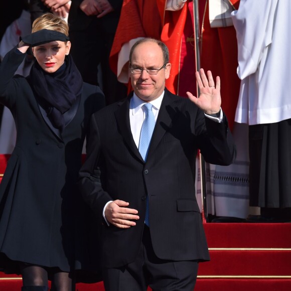 Le prince Albert II de Monaco et la princesse Charlène ont participé à la traditionnelle de la Sainte Dévote à Monaco, le 27 janvier 2016. C'est un jour férié en Principauté, avec la messe traditionnelle célébrée dans la cathédrale par Monseigneur Barsi, suivie de la procession vers le Palais dans les rues de Monaco Ville. ©Bruno Bebert/Bestimage