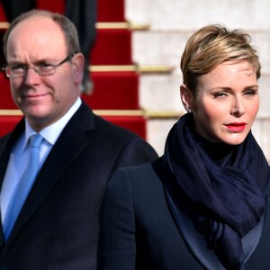 Le prince Albert II de Monaco et la princesse Charlène ont participé à la traditionnelle de la Sainte Dévote à Monaco, le 27 janvier 2016. C'est un jour férié en Principauté, avec la messe traditionnelle célébrée dans la cathédrale par Monseigneur Barsi, suivie de la procession vers le Palais dans les rues de Monaco Ville. ©Bruno Bebert/Bestimage