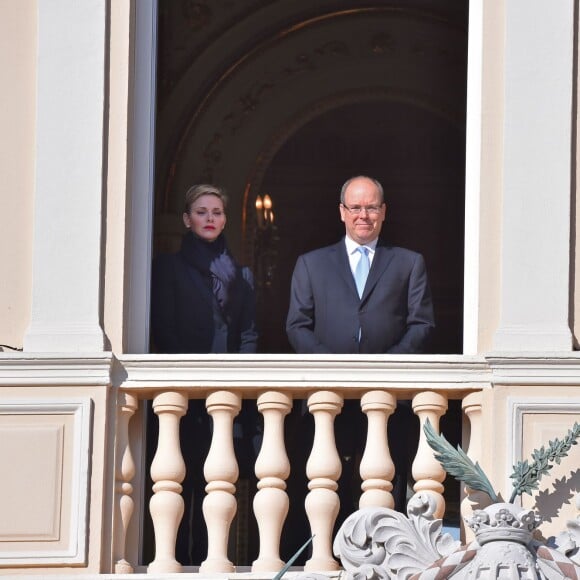 Le prince Albert II de Monaco et la princesse Charlène ont participé à la traditionnelle de la Sainte Dévote à Monaco, le 27 janvier 2016. C'est un jour férié en Principauté, avec la messe traditionnelle célébrée dans la cathédrale par Monseigneur Barsi, suivie de la procession vers le Palais dans les rues de Monaco Ville. ©Bruno Bebert/Bestimage