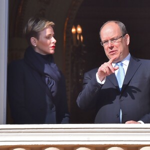 Le prince Albert II de Monaco et la princesse Charlène ont participé à la traditionnelle de la Sainte Dévote à Monaco, le 27 janvier 2016. C'est un jour férié en Principauté, avec la messe traditionnelle célébrée dans la cathédrale par Monseigneur Barsi, suivie de la procession vers le Palais dans les rues de Monaco Ville. ©Bruno Bebert/Bestimage