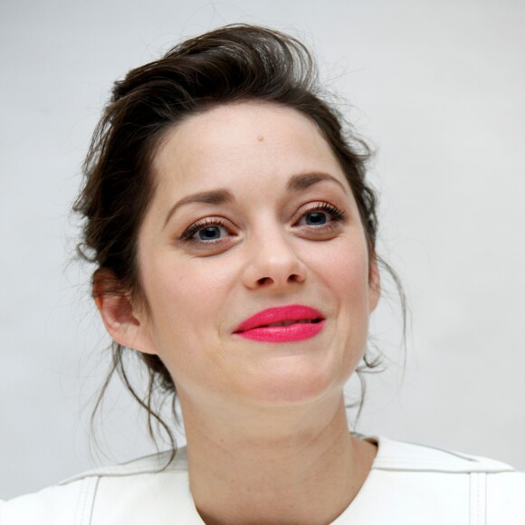 L'actrice Marion Cotillard en conférence de presse pour le film "Macbeth" à l'hôtel Four Seasons de Beverly Hills le 3 décembre 2015.
