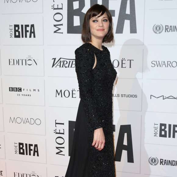Marion Cotillard (habillée en Dior Haute Couture) - People à la soirée "The Independent Film Awards 2015" à Londres. Le 6 décembre 2015