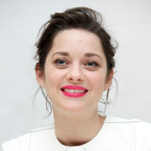 L'actrice Marion Cotillard en conférence de presse pour le film "Macbeth" à l'hôtel Four Seasons de Beverly Hills le 3 décembre 2015. Macbeth est sorti en France le 18 novembre 2015.
