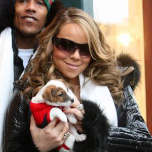 Mariah Carey et son chien à Aspen, le 22 décembre 2009