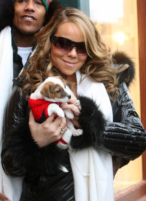 Mariah Carey et son chien à Aspen, le 22 décembre 2009