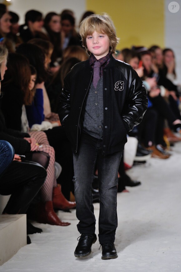 Le fils de Marc Lavoine Roman defile pour la collection Bonpoint pendant la fashion week a Paris, France, le 27 janvier 2016.