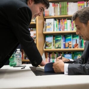 Semi Exclusif - Nicolas Sarkozy dédicace son livre La France pour la vie à la librairie Lamartine à Paris le 29 janvier 2016 © Cyril Moreau