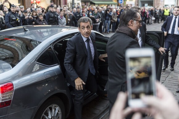 Nicolas Sarkozy lors de son arrivée à la Librairie Internationale Kléber à Strasbourg le 26 janvier 2016 © Jean-François Badias