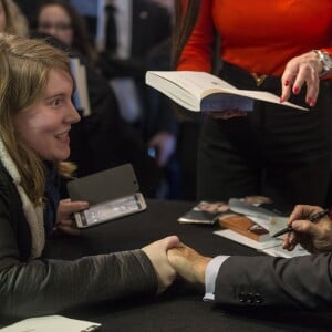 Nicolas Sarkozy dédicace son livre La France pour la vie à la Librairie Internationale Kléber à Strasbourg le 26 janvier 2016 © Jean-François Badias