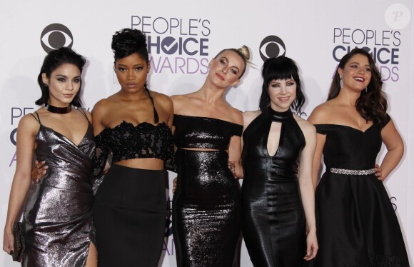Vanessa Hudgens, Keke Palmer, Julianne Hough, Carly Rae Jepsen et Kether Donohue - Photocall des People Choice Awards 2016 à Los Angeles le 6 janvier 2016.