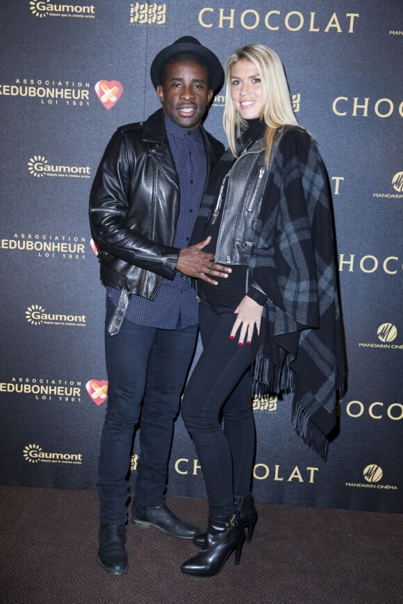 Rio Mavuba et son épouse Elodie enceinte - Avant-première du film "Chocolat" au Gaumont Champs-Elysées Marignan à Paris, le 1er février 2016.
