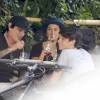 Exclusif - Tommy Lee déjeune avec sa fiancée Sofia Toufa et son fils Dylan Jagger Lee au "Cafe Boulud" sur Madison Avenue à New York, le 13 août 2015