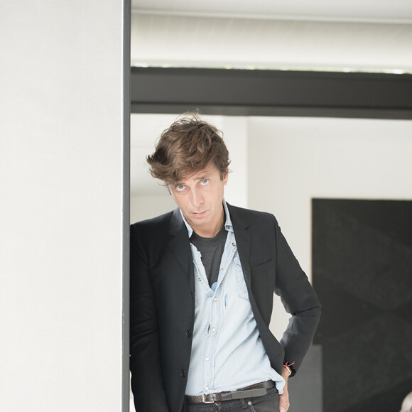 Portrait de Hedi Slimane le directeur de la création de la maison Yves Saint Laurent à Londres le 1er septembre 2015