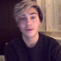 George Shelley (Union J) : Le jeune homme aime les filles... et les garçons !