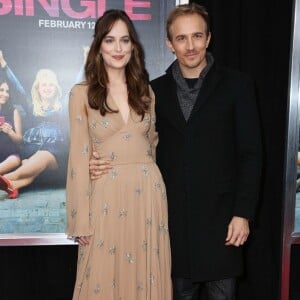 Dakota Johnson et son demi-frère Jesse Johnson - Première du film "How To Be Single" à New York. Le 3 février 2016 © Elizabeth Pantaleo/BestImage