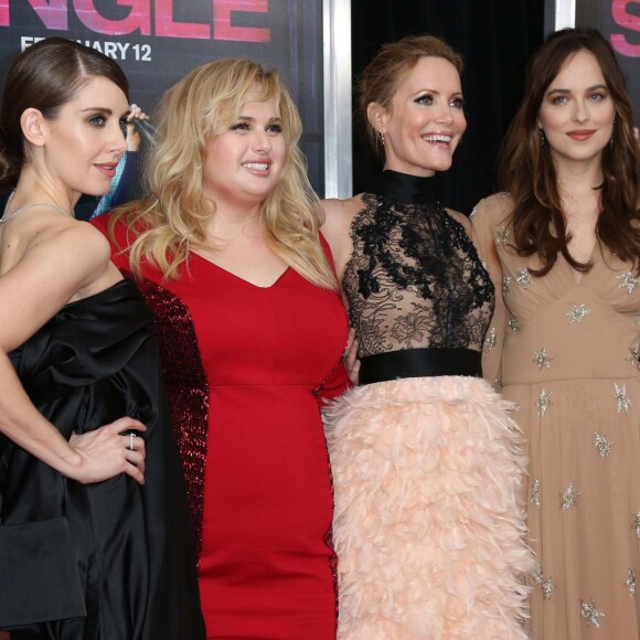 Alison Brie, Rebel Wilson, Leslie Mann et Dakota Johnson - Première du film "How To Be Single" à New York. Le 3 février 2016 © Elizabeth Pantaleo/BestImage