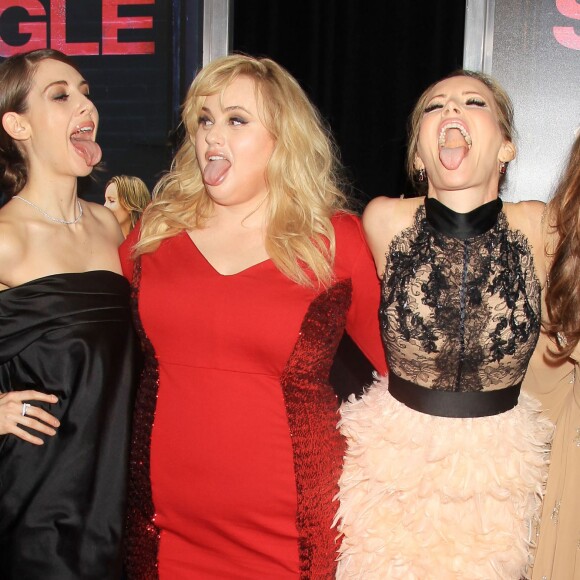 Alison Brie, Rebel Wilson, Leslie Mann et Dakota Johnson - Première du film "How To Be Single" à New York le 3 février 2016.
