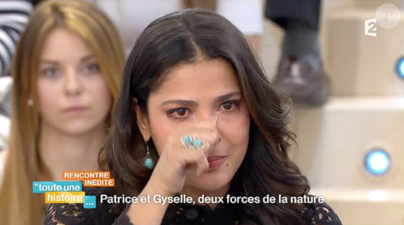 Gyselle Soares fond en larmes dans l'émission "Toute une histoire", sur France 2, le 2 février 2016.