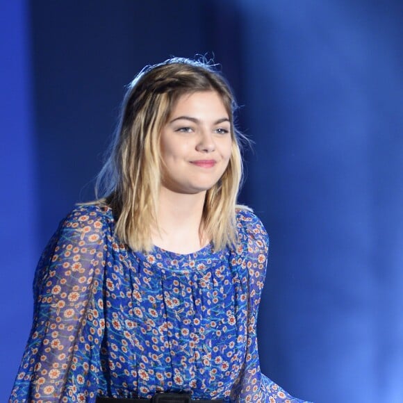 Louane Emera - Enregistrement de l'émission "Vivement Dimanche" à Paris le 3 Fevrier 2016 et qui sera diffusée le 7 Fevrier 2016. Invité principal Kev Adams. © Coadic Guirec/Bestimage