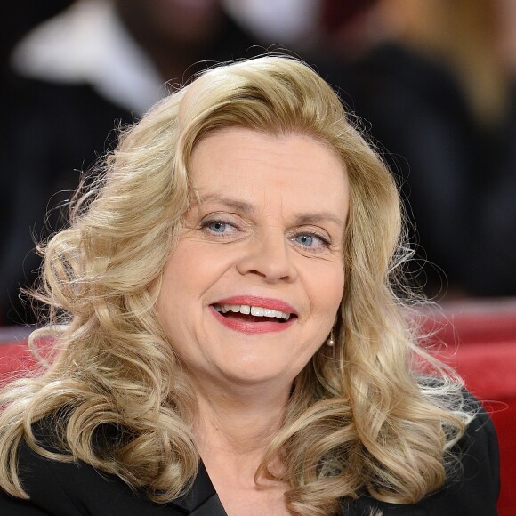 Isabelle Nanty - Enregistrement de l'émission "Vivement Dimanche" à Paris le 3 Fevrier 2016 et qui sera diffusée le 7 Fevrier 2016. Invité principal Kev Adams. © Coadic Guirec/Bestimage