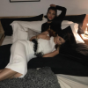 Kourtney Kardashian et Kylie Jenner, encore toutes habillées et prêtes à aller se coucher. Photo publiée le 4 février 2016.