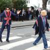 Ben Stiller, en costume façon drapeau anglais, et Owen Wilson, avec un poncho drapeau anglais aussi, refont la fameuse photo de l'album Abbey Road des Beatles à Londres, à l'occasion de la première du film "Zoolander 2". Le 4 février 2016