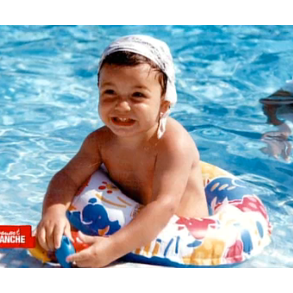 Kev Adams lorsqu'il était bébé - "Vivenement dimanche" sur France 2, le 7 février 2016.
