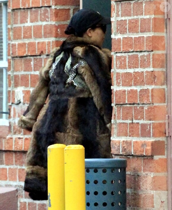 Exclusif - Kim Kardashian se rend dans un centre de dermatologie à Beverly Hills, le 1er février 2016.