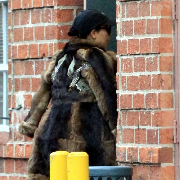 Exclusif - Kim Kardashian se rend dans un centre de dermatologie à Beverly Hills, le 1er février 2016.