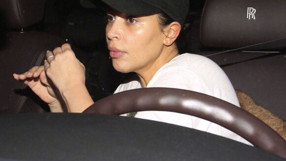 Kim Kardashian, discrète depuis l'accouchement : Surprise sans maquillage !