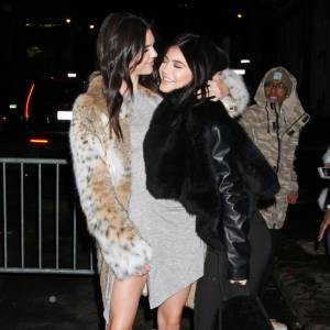 Kendall et Kylie Jenner fêtent la sortie de la nouvelle collection de 'Kendall + Kylie' à New York, le 8 février 2016.