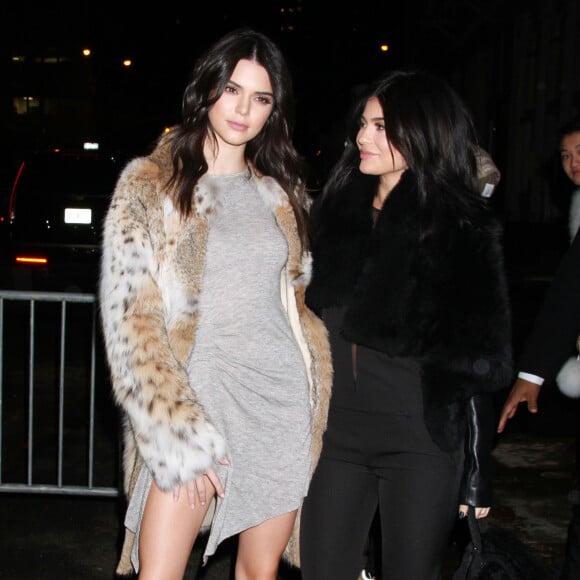 Kendall et Kylie Jenner fêtent la sortie de la nouvelle collection de 'Kendall + Kylie' à New York, le 8 février 2016.