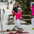  Le roi Philippe et la reine Mathilde de Belgique, en vacances aux sports d'hiver à Verbier (Suisse) avec leurs enfants la princesse héritière Elisabeth (14 ans), le prince Gabriel (12 ans), le prince Emmanuel (10 ans) et la princesse Eléonore (7 ans), avaient convié la presse le 8 février 2016 pour la traditionnelle séance photo. 