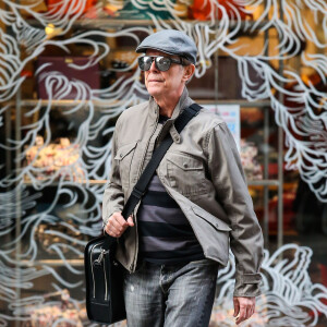 David Bowie se promene dans les rues de New York, le 17 octobre 2013.