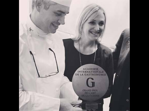 Benoît Violier, accompagné de son épouse Brigitte, reçoit le Grand Prix de l'Art de la Cuisine 2015  - Photo publiée le 12 juin 2015 @ Restaurant de l'Hôtel de Ville de Crissier - Benoît Violier