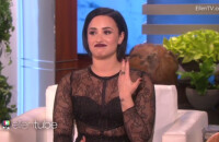 Sur le plateau d'Ellen DeGeneres, Demi Lovato a nié être fiancée à Wilmer Vilderrama mais assure que l'idée n'est pas pour lui déplaire. Vidéo publiée sur le site du DailyMail, le 10 février 2016.