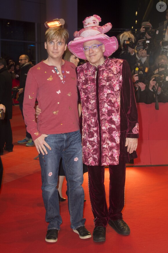 Rosa von Praunheim (à droite) et son compagnon Oliver Sechting - Tapis rouge du film "Ave, César !" lors de l'ouverture du 66e Festival International du Film de Berlin, la Berlinale, le 11 février 2016