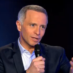 Samuel Etienne, dans l'émission Le Plein de buts sur France 3, le mercredi 10 février 2016.