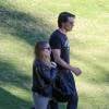 Exclusif - Olivier Martinez, séparé de l'actrice Halle Berry après deux ans de mariage, se promène avec une jeune femme blonde à Pacific Palisades le 6 février 2016