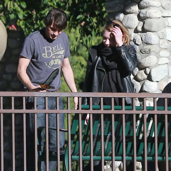 Exclusif - Olivier Martinez et son fils Maceo lors d'une partie de football au Coldwater Canyon Park à Beverly Hills, le 26 janvier 2016. Une amie de l'acteur les a rejoints. Qui est donc cette femme ?