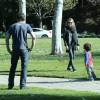 Exclusif - Olivier Martinez et son fils Maceo lors d'une partie de football au Coldwater Canyon Park à Beverly Hills, le 26 janvier 2016. Une amie de l'acteur les a rejoints. Qui est donc cette femme ?