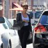 Tyra Banks va monter dans une voiture à Los Angeles, le 26 octobre 2015.